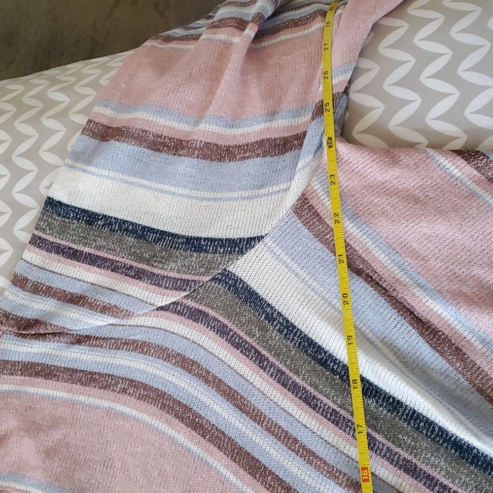 Excellent Lightweight Flowy Sweater - Picture 4 of 8